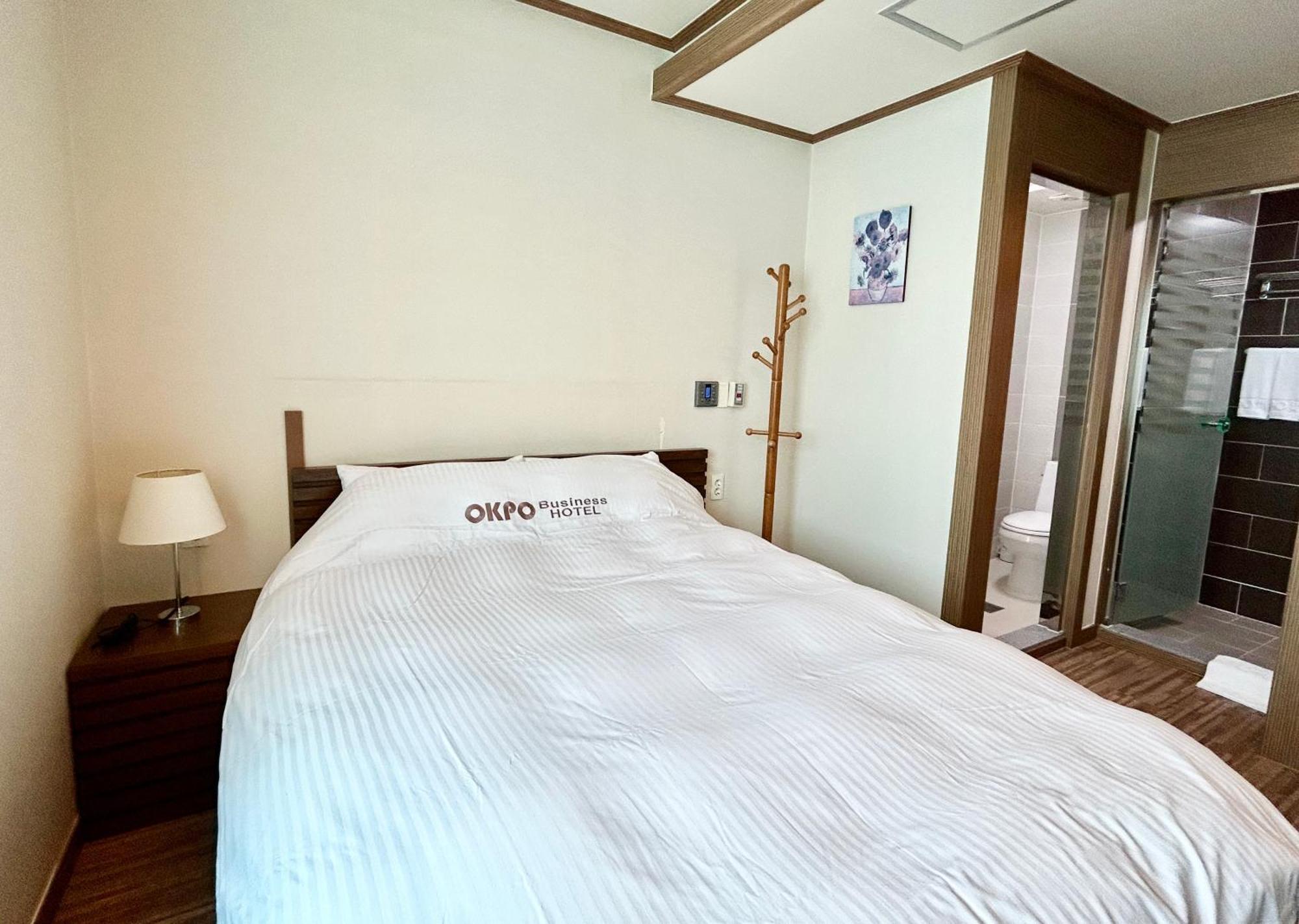 Okpo Business Hotel Geoje Dış mekan fotoğraf