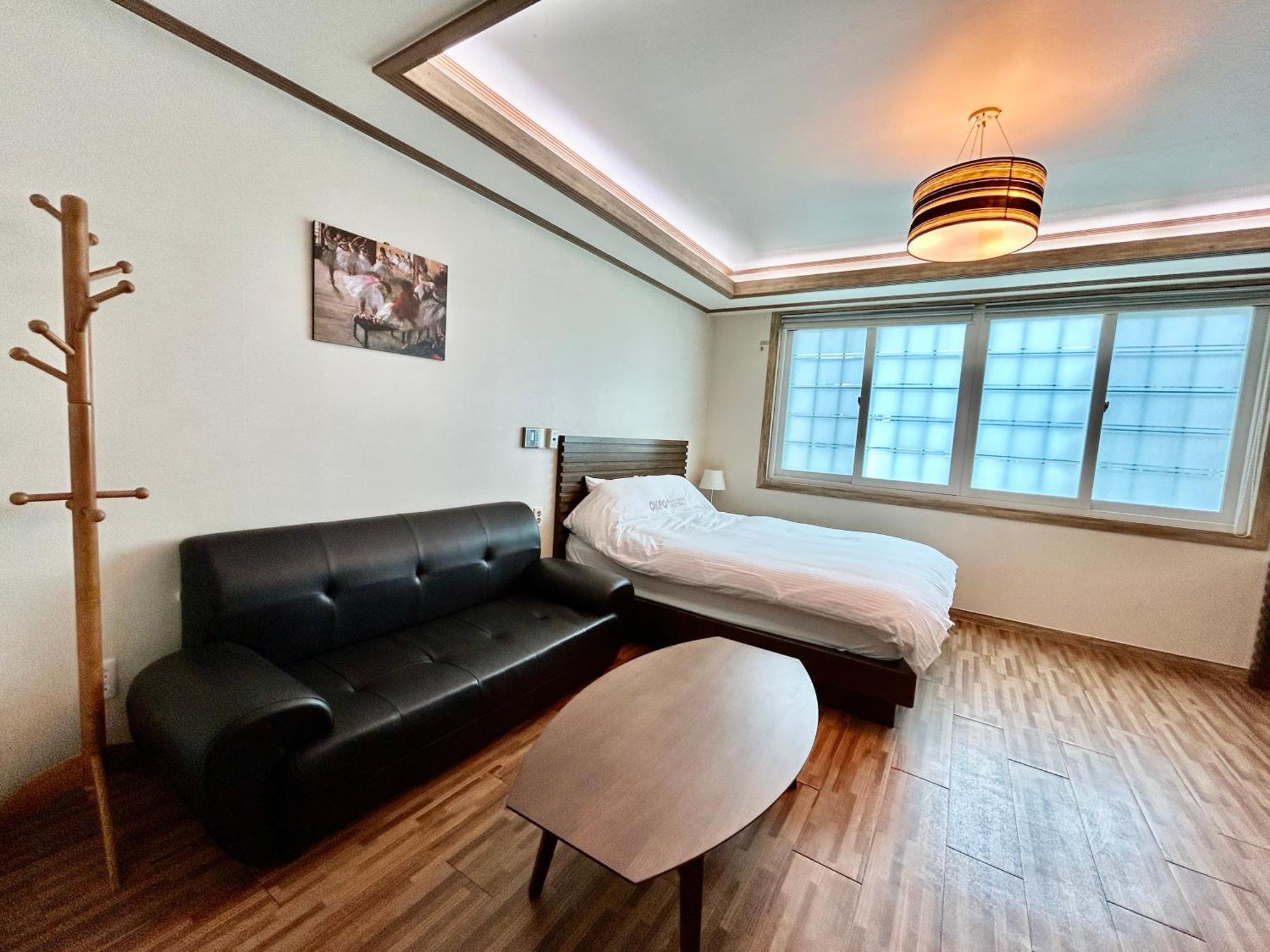 Okpo Business Hotel Geoje Dış mekan fotoğraf